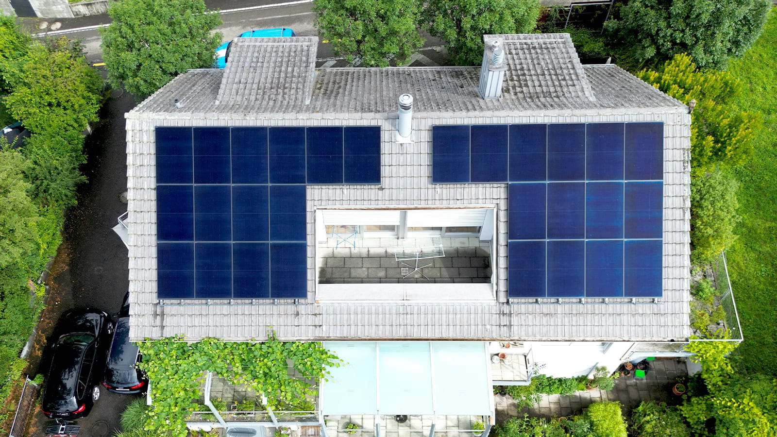 Referenz: Aufdach PV-Anlage für EFH am Zürichsee