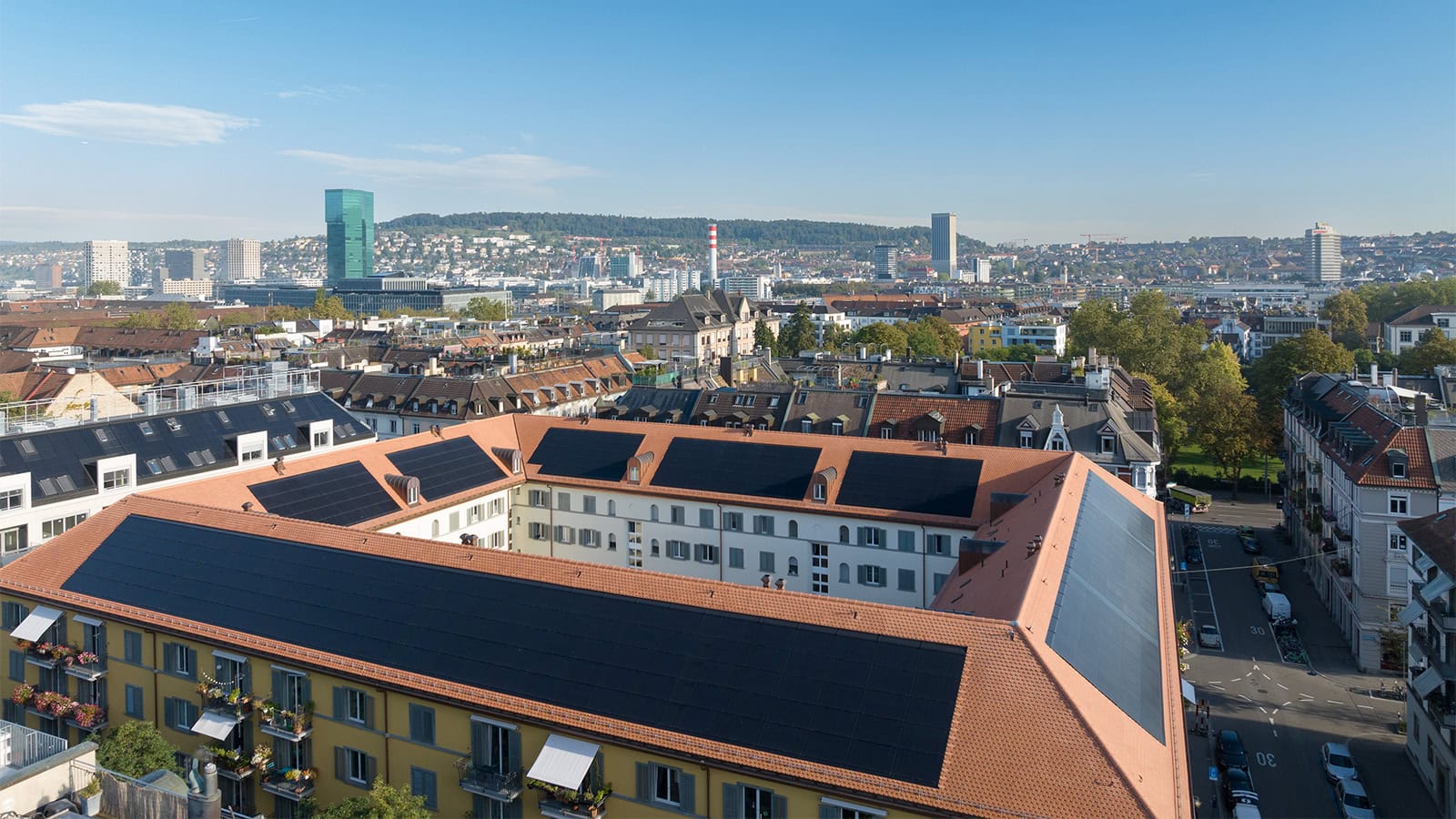 Referenz: Indach PV-Anlage Baugenossenschaft Kreis 4 in Zürich